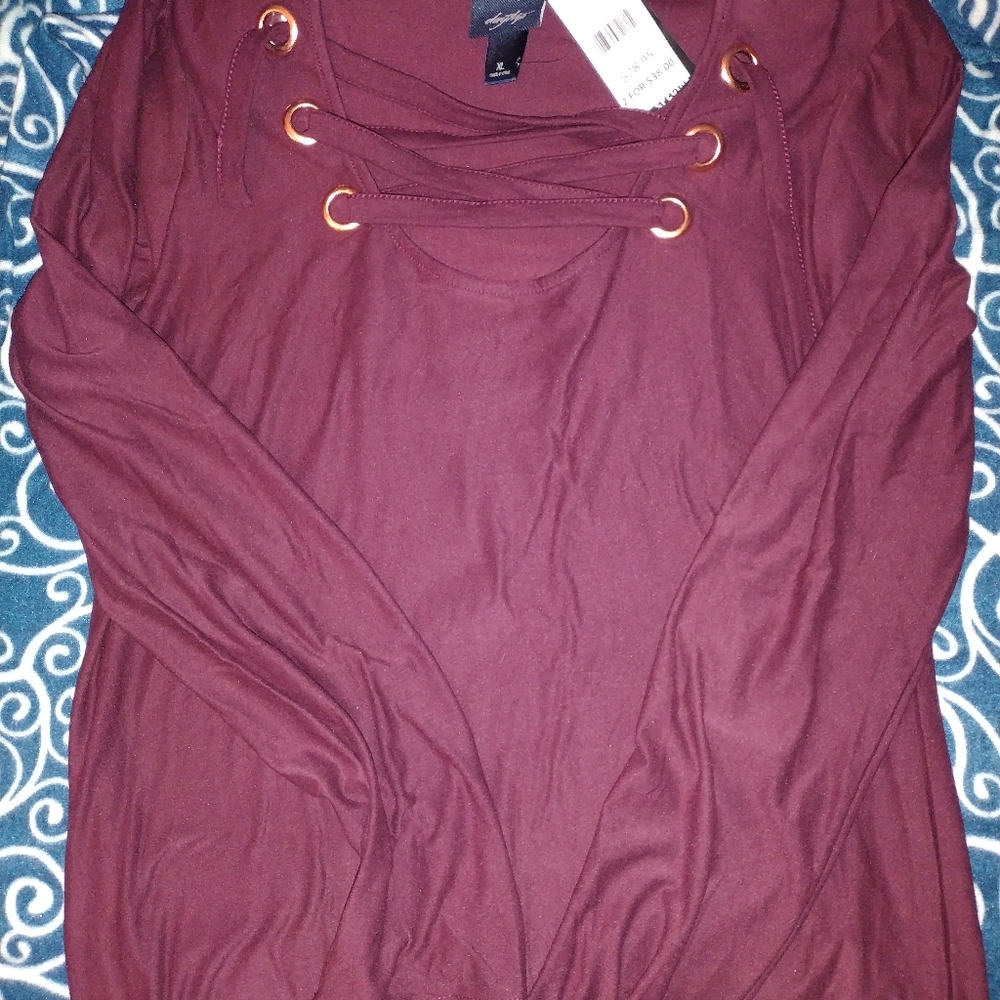 Long sleeve shirt w/ tie front